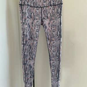 Peach reversible leggings